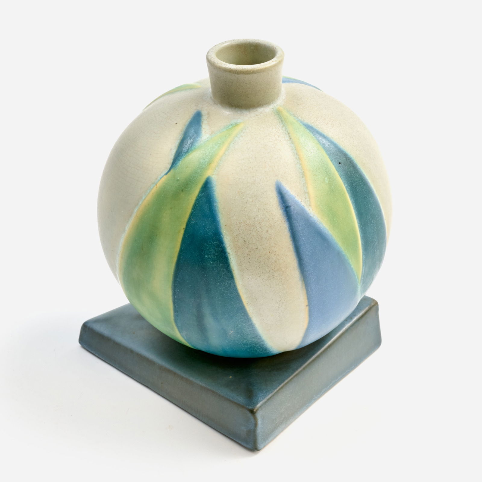 Roseville Futura Bamboo Ball Vase (ca. 1928) (1 of 6)