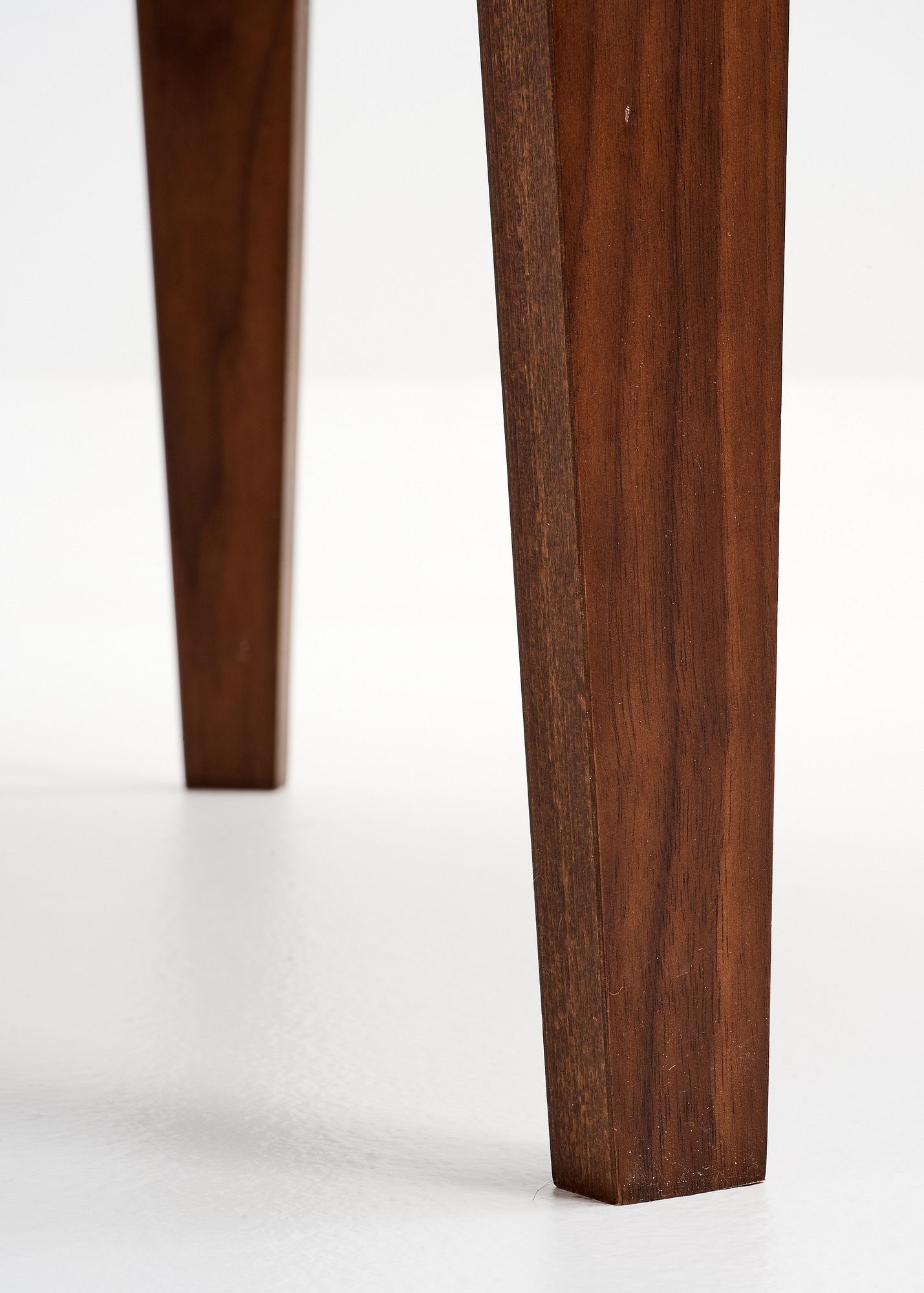 Cherner Oval Dining Table (2020) - 7