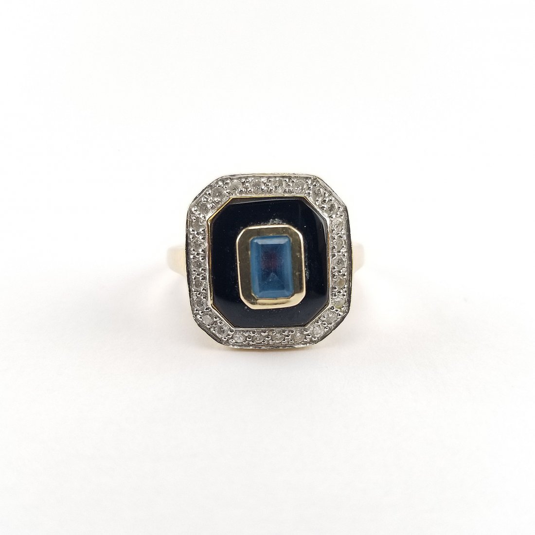 14K Gold, Diamond & Blue Topaz Ring: 14K Gold, Diamond & Blue Topaz Ring. Stamped '14k' inside band. The ring contains 28 round modern cut diamonds with color H-I and clarity of SI2-I1. Ring Size: 8.25 Total Weight: 4.9 dwt - All silver,