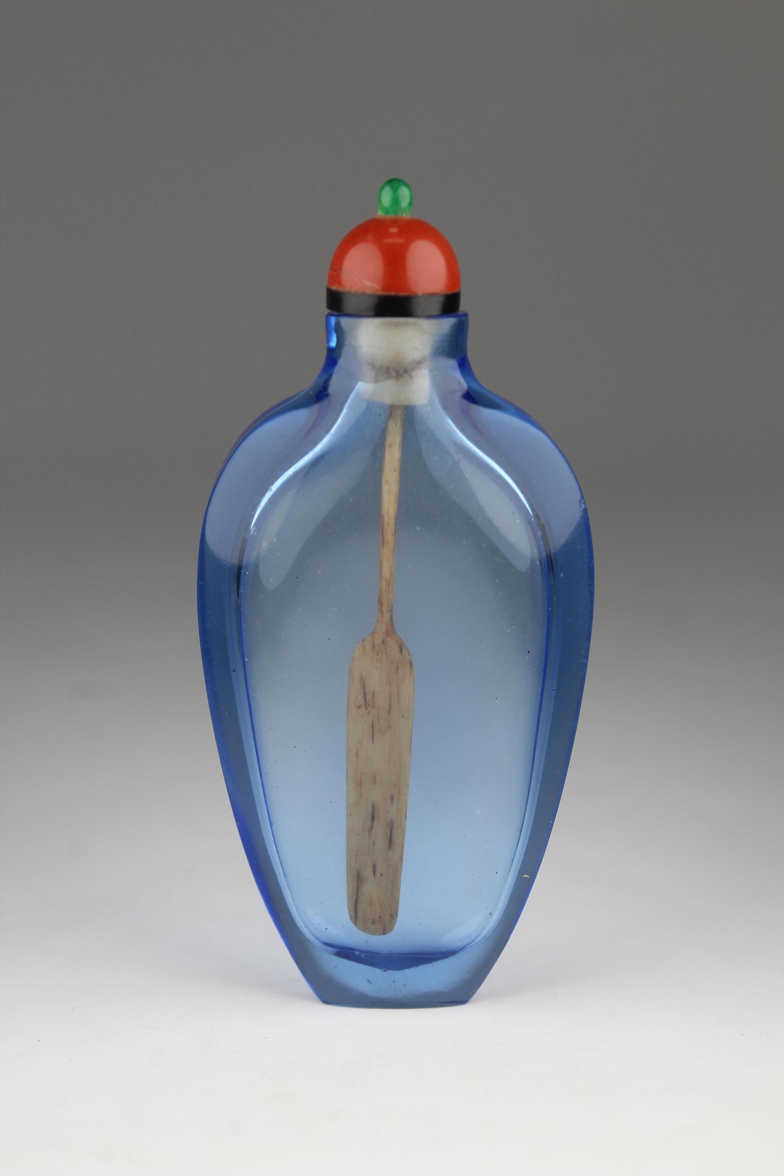 Antique Chinese Glass Snuff Bottle (1 of 3)