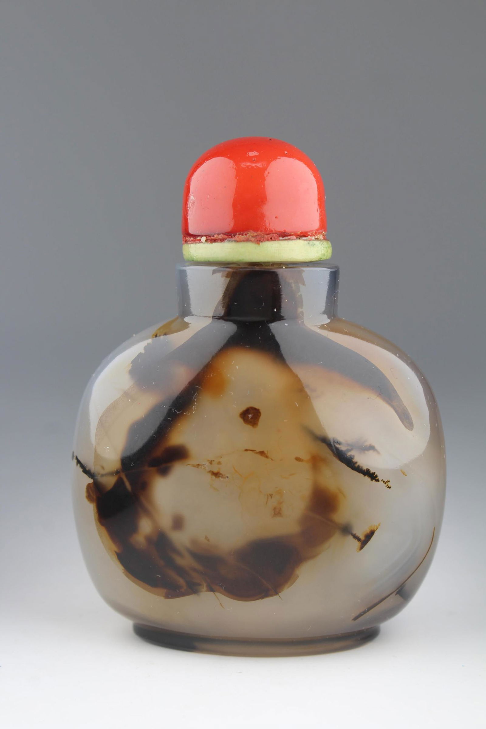 Fine Agate Snuff Bottle (1 of 5)