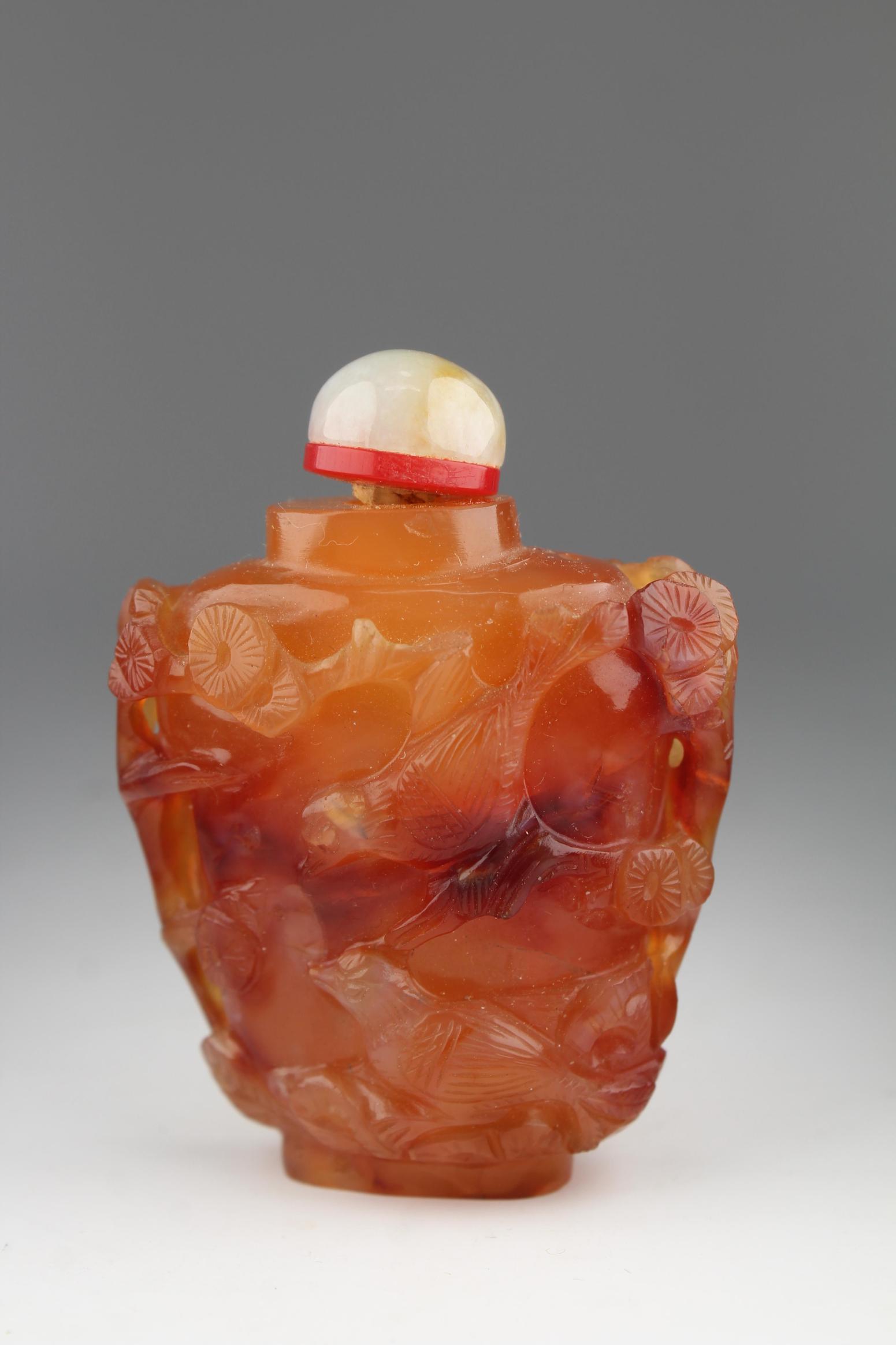 19th C. Chinese Agate Snuff Bottle (1 of 8)
