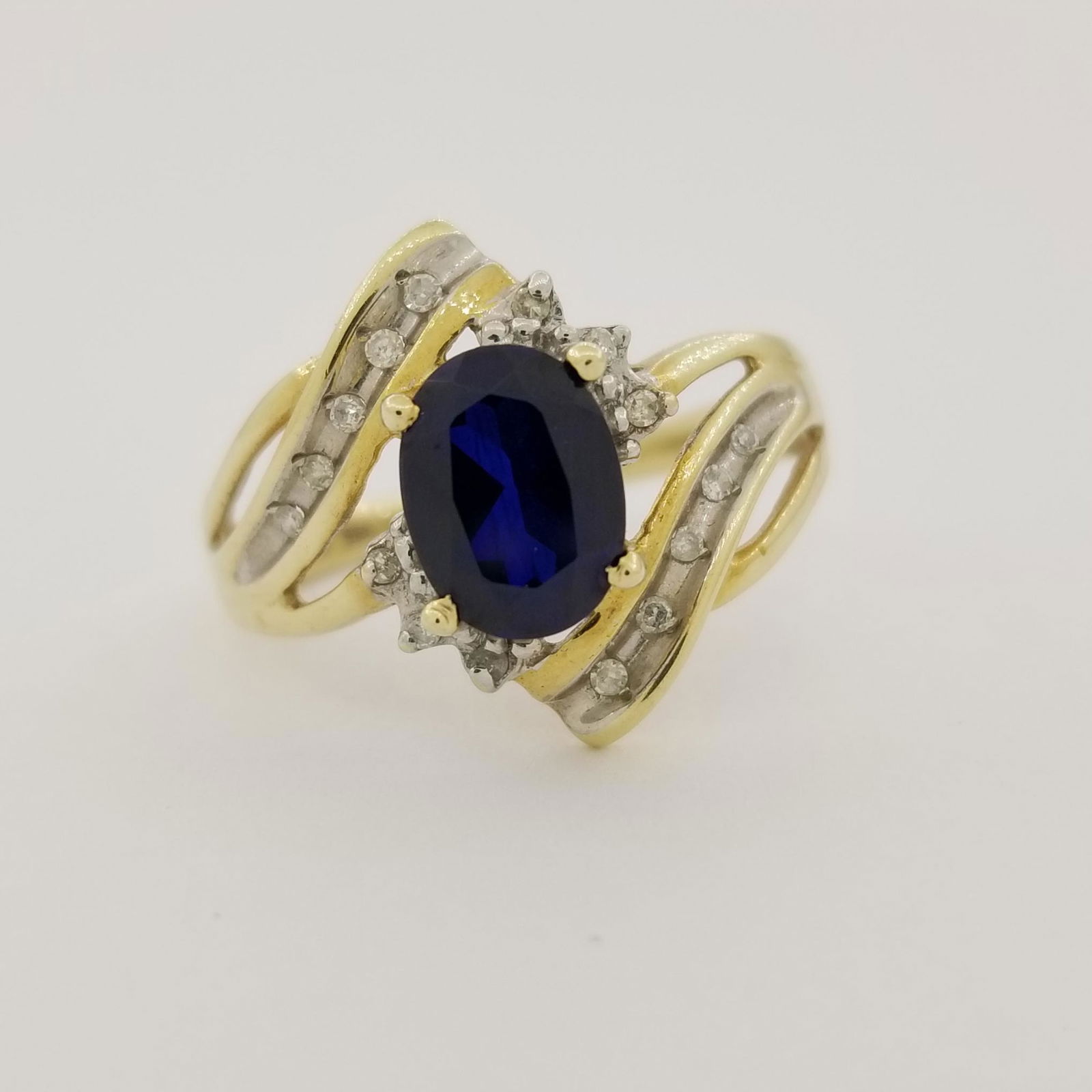 10k Sapphire & Diamond Ring (1 of 6)