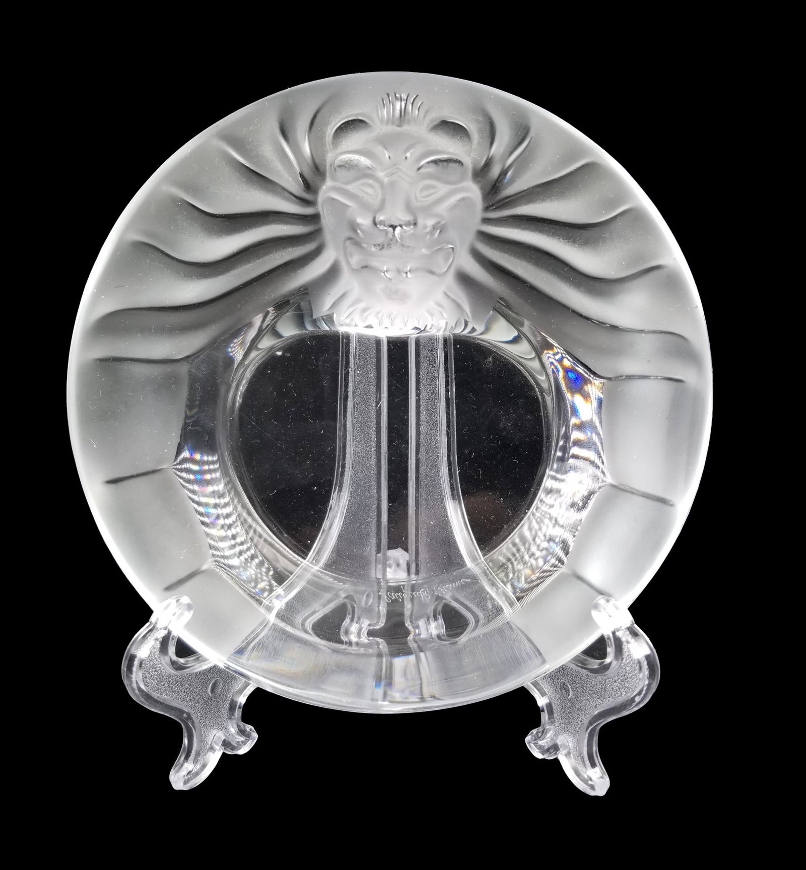 LALIQUE Signed "Tete de Lion" Crystal Ashtray: LALIQUE Signed "Tete de Lion" Crystal Ashtray. Signed on base. Size: in.