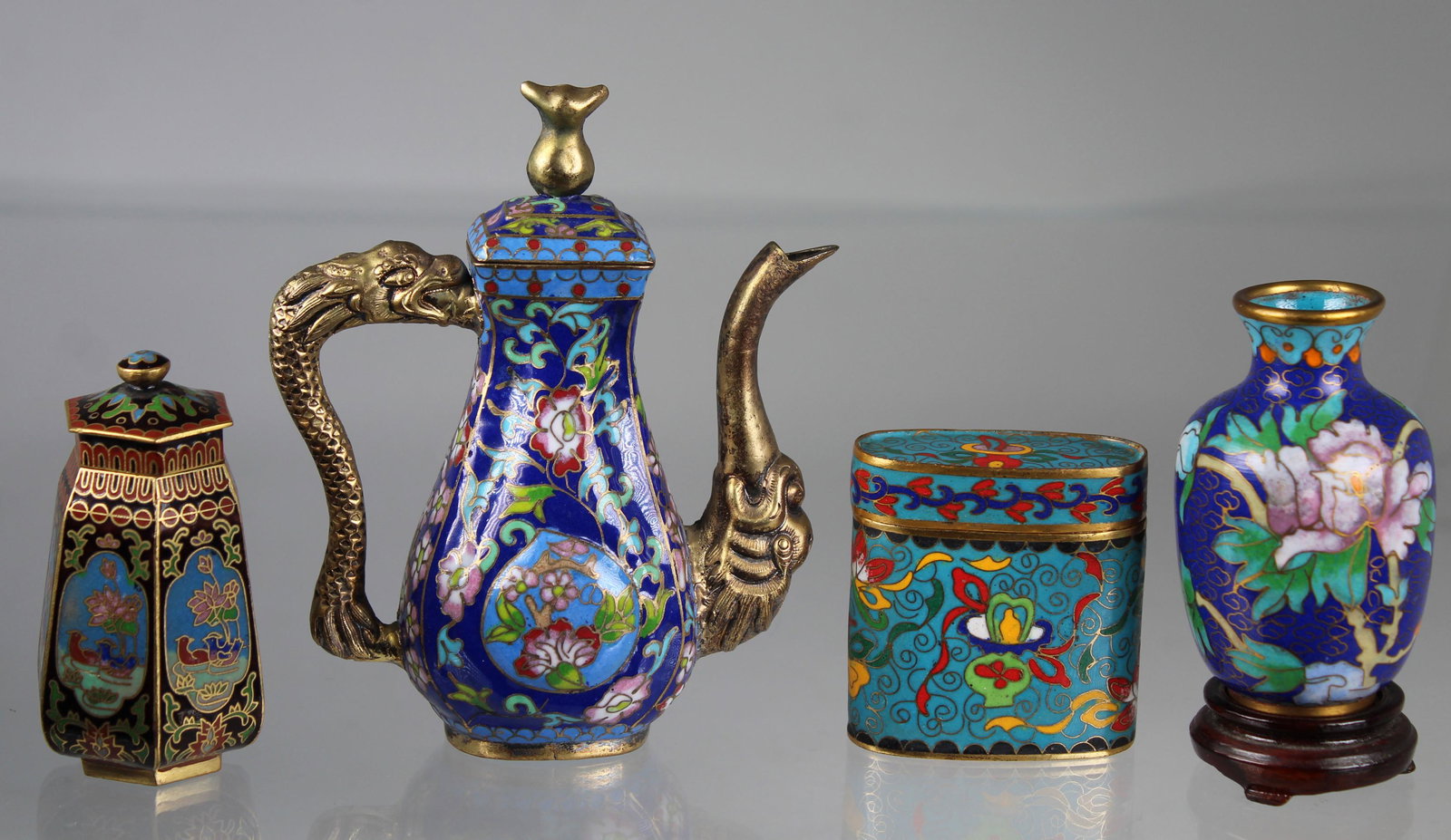 (4) Chinese Cloisonne Vessels: (4) Chinese Cloisonne Vessels. Largest Height: 5.5 in.