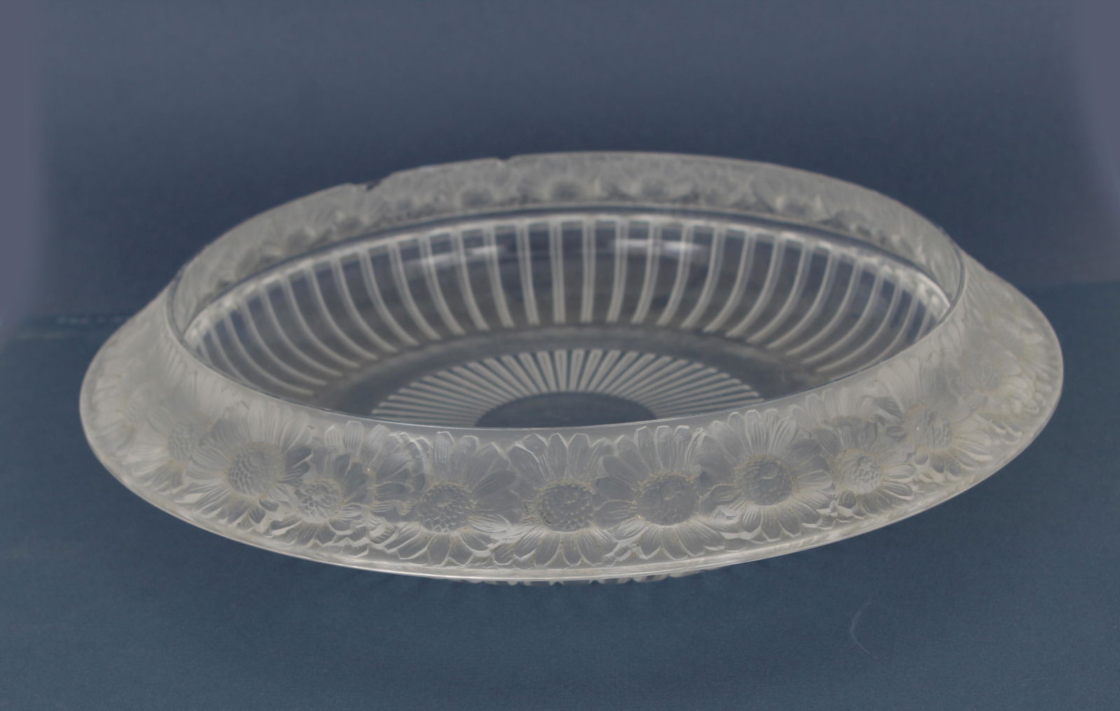 Lalique Marguerites Clear Crystal Bowl (1 of 10)