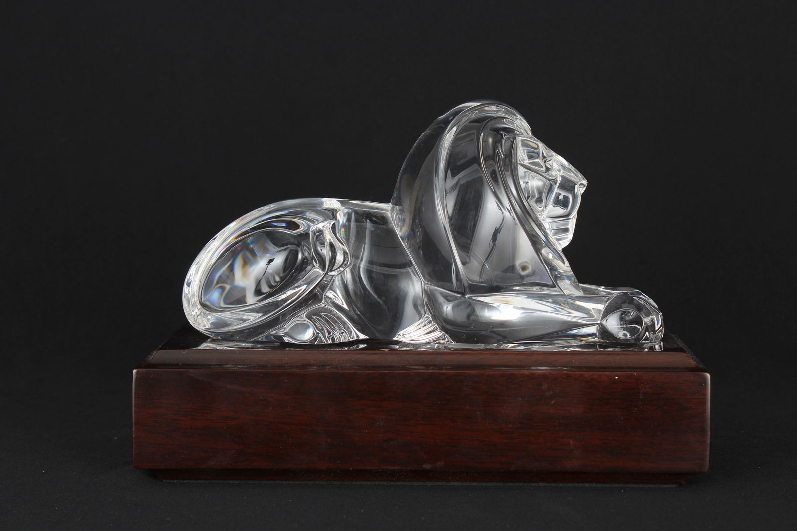 Steuben Lion Sculpture on Stand (1 of 4)