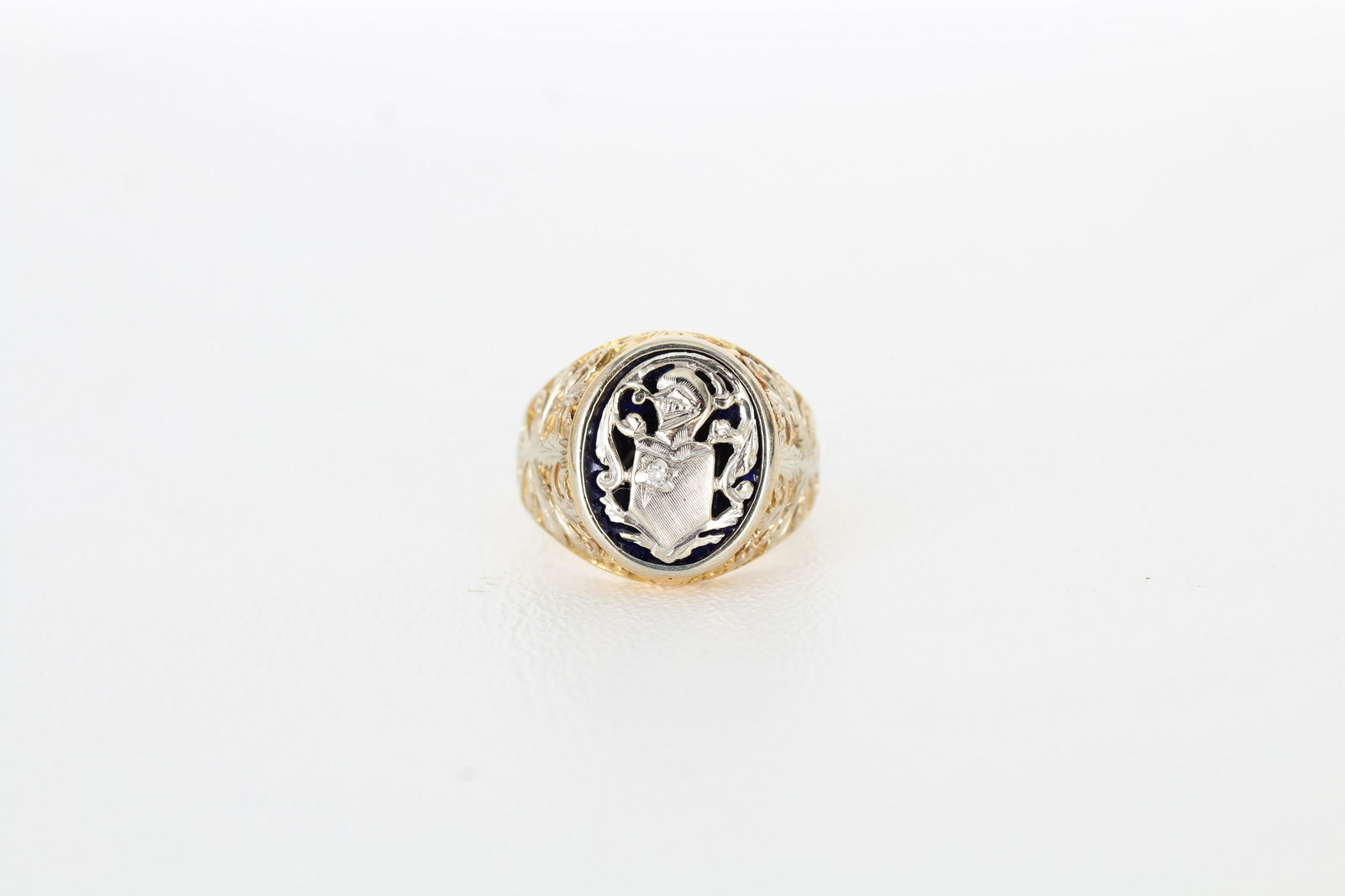 10K Gold Royal Coat of Arms Ring: 10K Gold Royal Coat of Arms Ring. Coat of arms has backing with enamel. Weight: 11.4 g Ring Size: 10