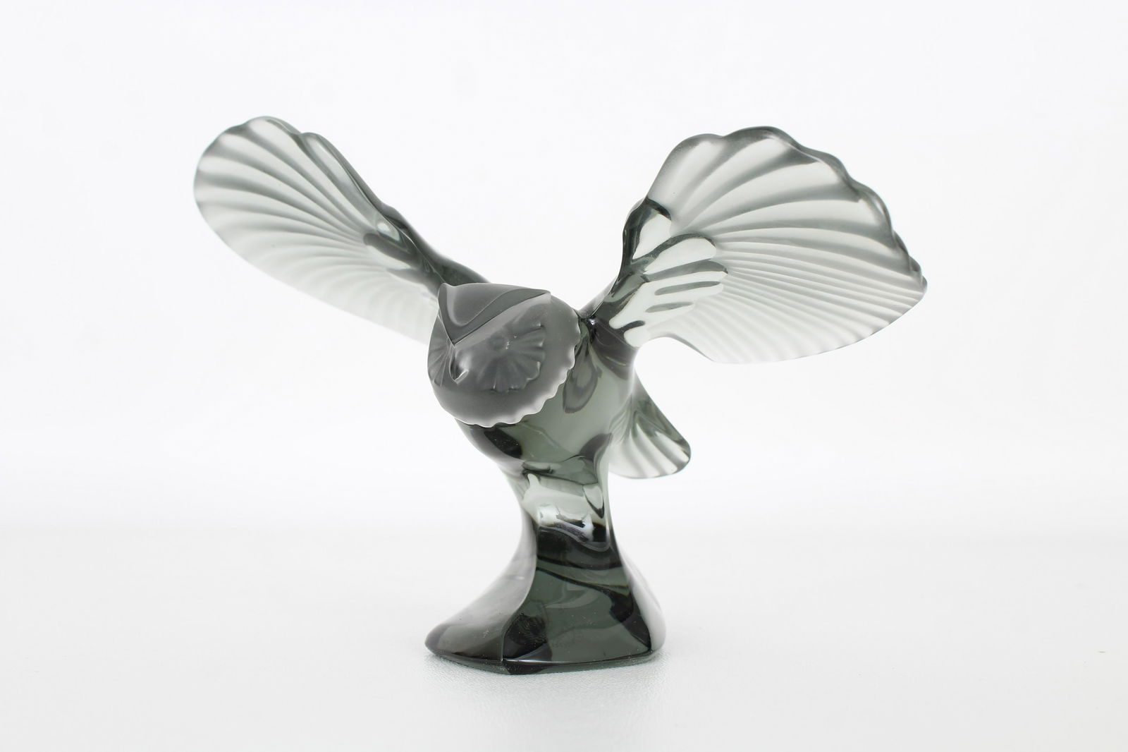 Royale de Champagne Colored Crystal Owl (1 of 7)