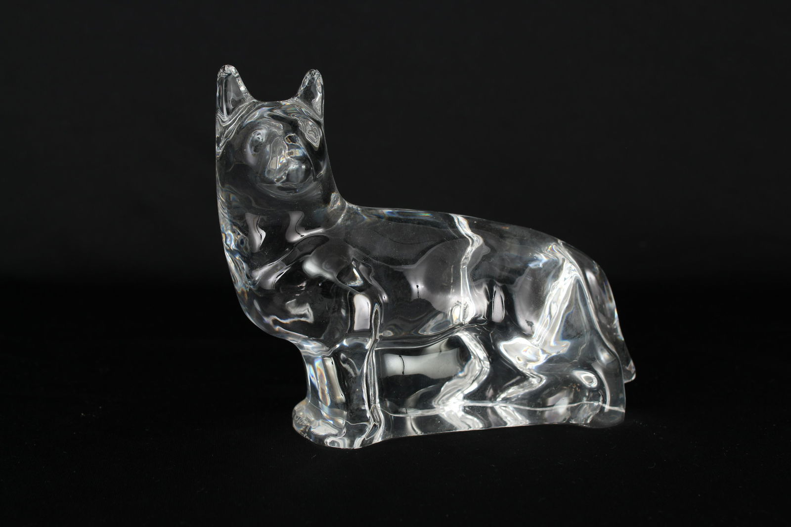 Orrefors Crystal German Shepherd: Orrefors Crystal German Shepherd. Signed on base. Come with original box. Figurine Size: 4.5 x 5.5 in. Overall Box Dimensions: 5 x 7.75 x 5.5 in.