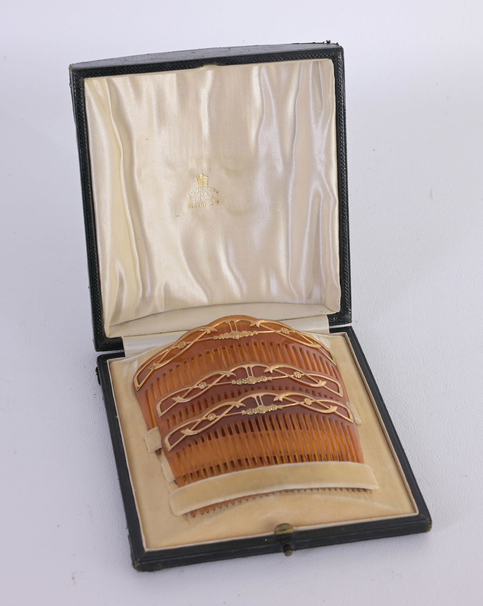 Vintage J.C Vickery Comb Set (1 of 5)