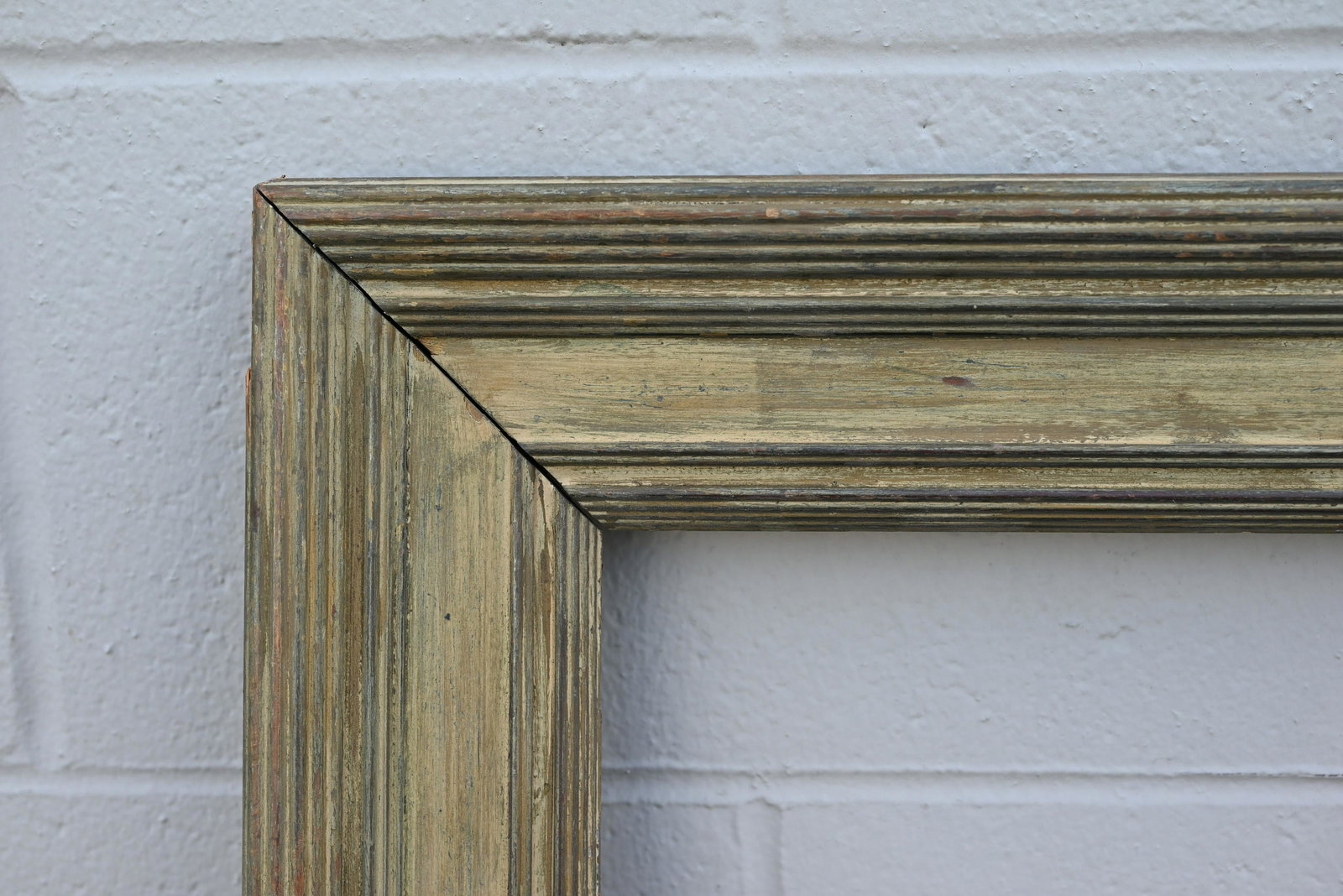American c. 1950's Frame - 22.75 x 15.75: American c. 1950's Wood Frame. Rabbet Size: 22.75 x 15.75 in. Overall Framed Size: 28 x 22 in. (08-173) (63) Provenance: The historic period frame collection of Eli Wilner. The collection previously i