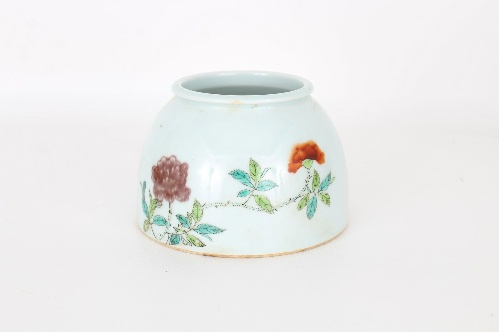 Chinese Famille Rose Water Pot, Kangxi Mark: Chinese Famille Rose Porcelain Water Pot, Kangxi Mark on bottom of pot. Provenance: Private Montreal, Canada estate. Height: 3.75 in.