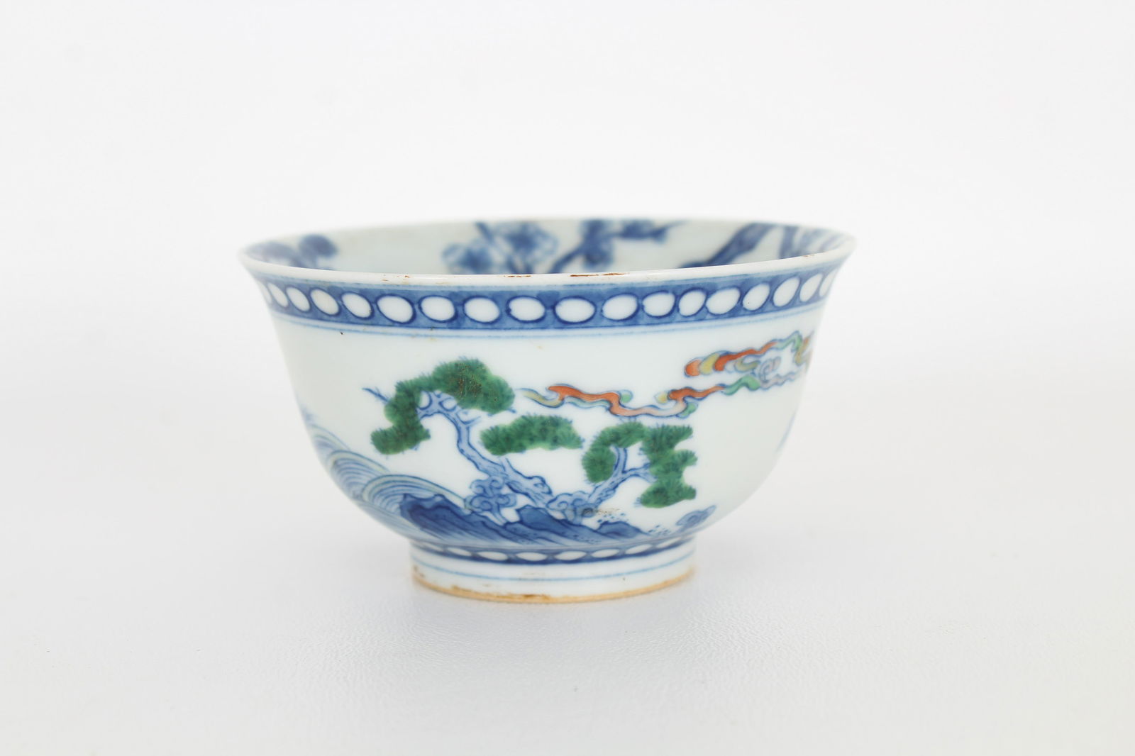 Chinese doucai cup, Yongzheng mark (1 of 8)