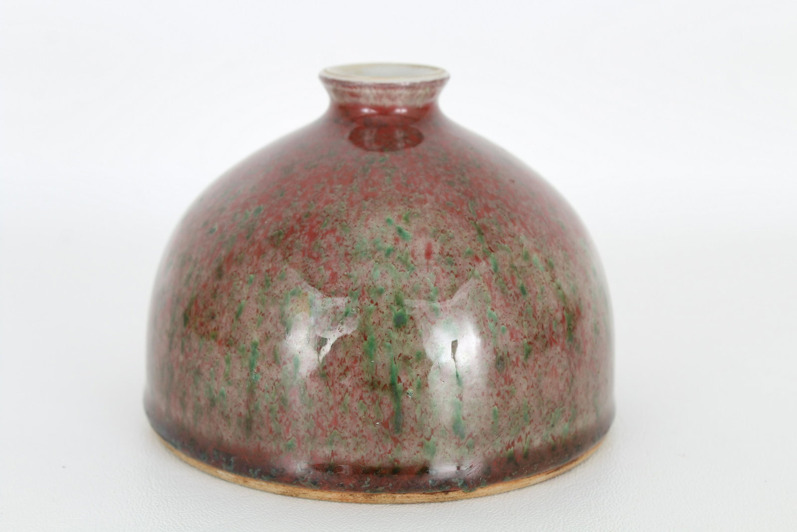19th C. Chinese 'Peach Bloom' Glazed Water Pot: 19th C. Chinese 'peach bloom' glazed water pot. With double blue ring on base. Provenance: Private Montreal, Canada estate. Size: 3.5 x 4.5 in.