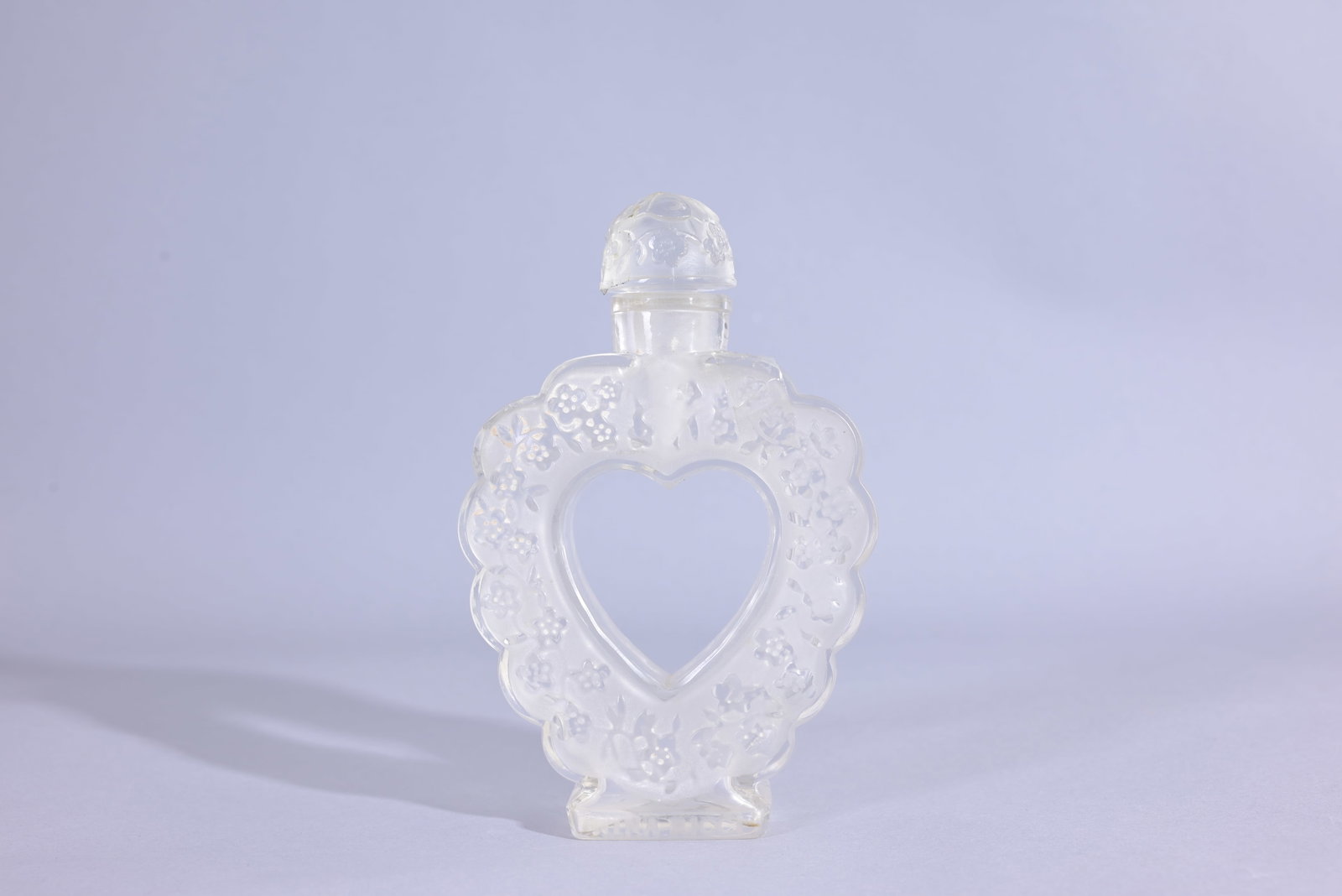 Lalique - Coeur Joie - Nina Ricci Perfume: Lalique for Coeur Joie by Nina Ricci Crystal Perfume Bottle. Lalique for Coeur Joie by Nina Ricci Crystal Perfume Bottle. (Lalique - 12) Provenance: single owner lifetime collection from Jacksonville,