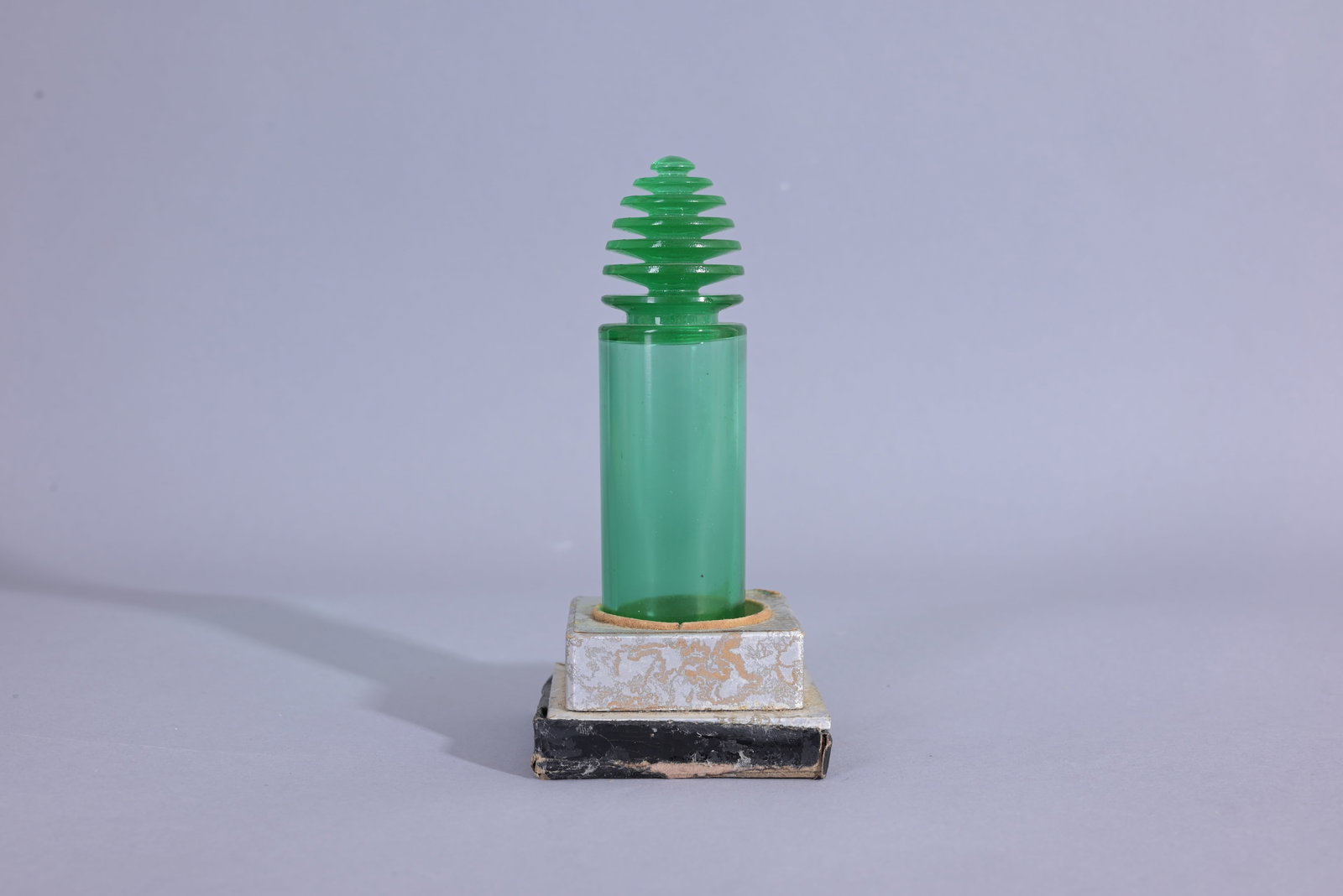 R Lalique "San Adieu" for Worth Perfume Bottle: R Lalique "San Adieu" for Worth Perfume Bottle. Circa 1929 - Emerald Green Glass (Lalique - 43) Provenance: single owner lifetime collection from Jacksonville, FL - Entire collection has been donated 