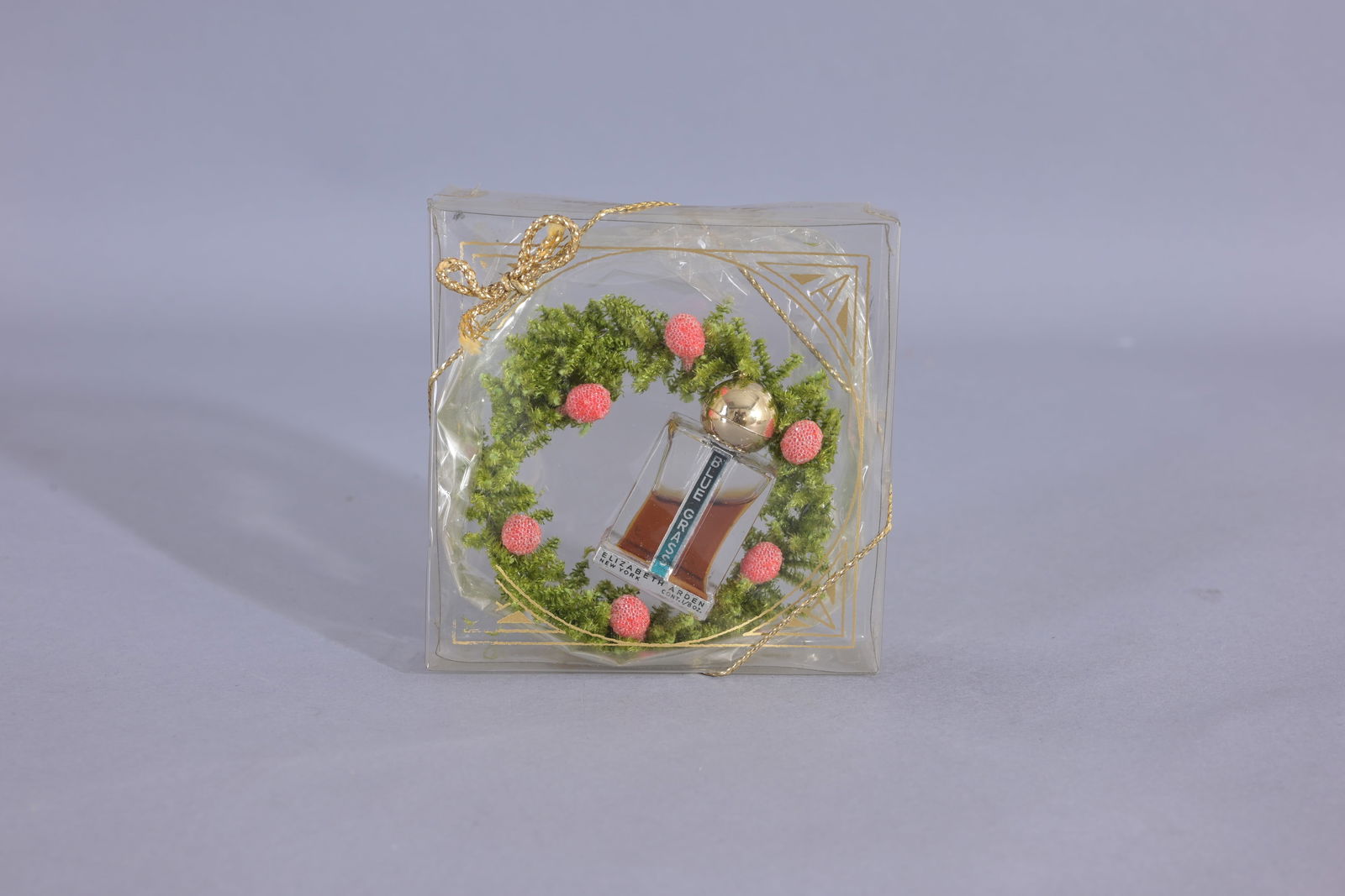 Elizabeth Arden Blue Grass Perfume Bottle (1 of 3)