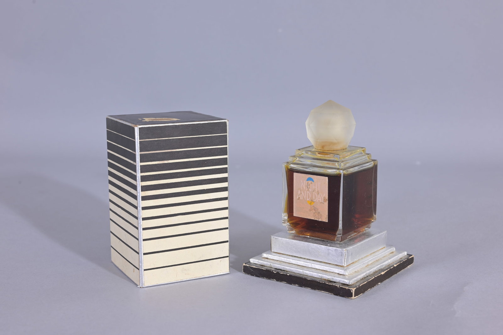 1930s Elizabeth Arden 'Night and Day' Perfume: 1930s Elizabeth Arden 'Night and Day' Perfume Bottle in original box. (Elizabeth Arden - 8) Provenance: single owner lifetime collection from Jacksonville, FL - Entire collection has been donated to S