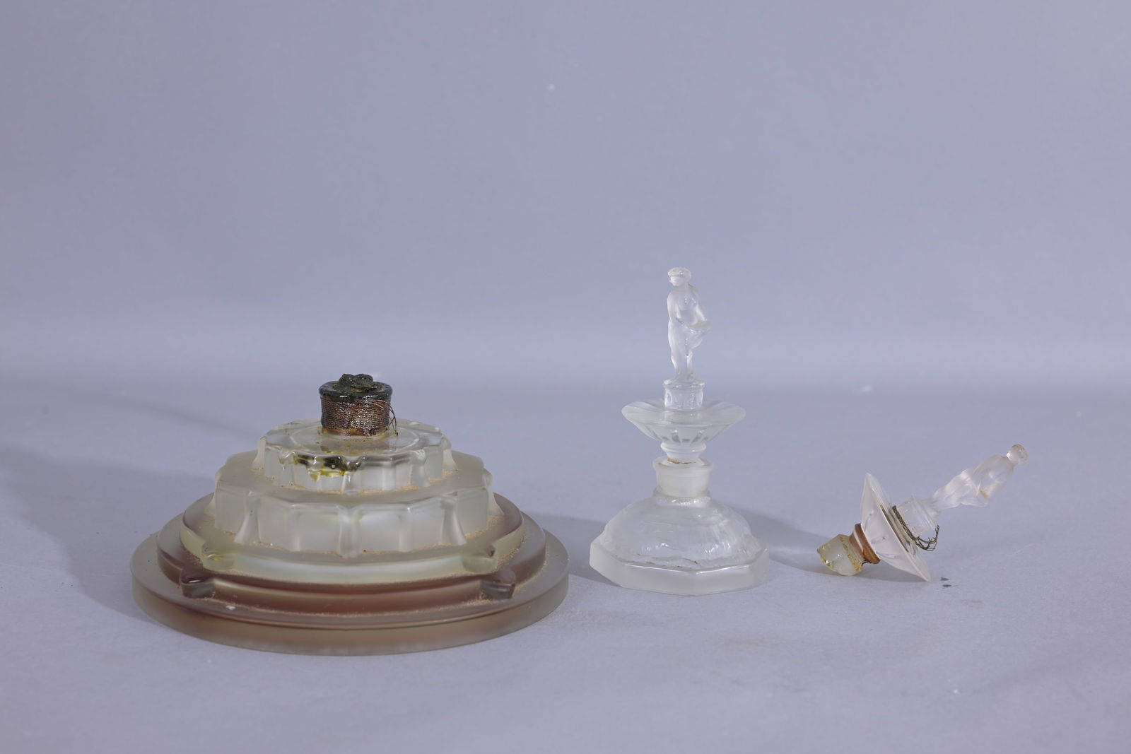 (2) Mary Chess Souvenir d'un Soir perfume bottles (1 of 3)