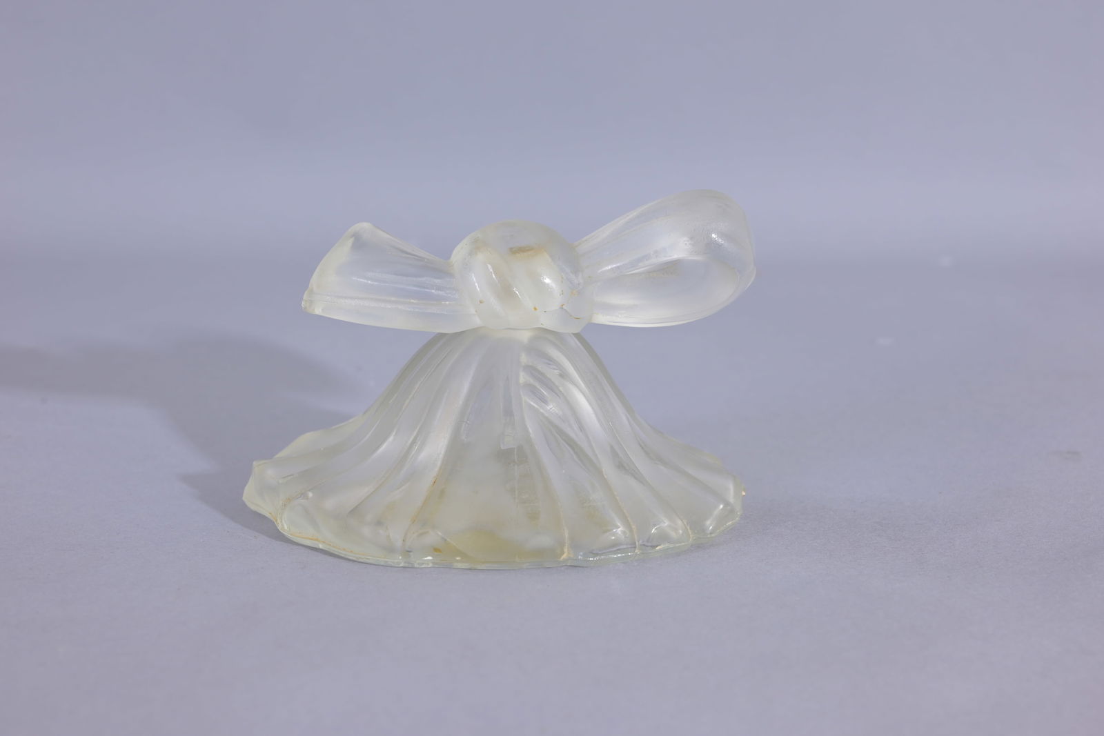 Lucien Lelong 'Jabot' Glass Ribbon Perfume Bottle (1 of 8)