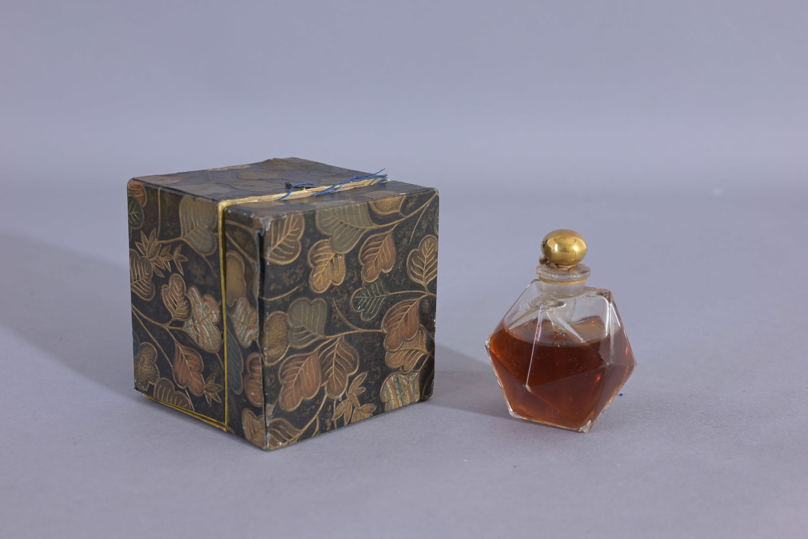 1928 Houbigant Essence Rare Perfume Bottle (1 of 7)
