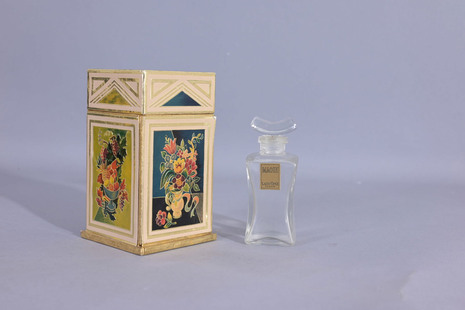 1949 Lancome Magie perfume bottle (1 of 3)