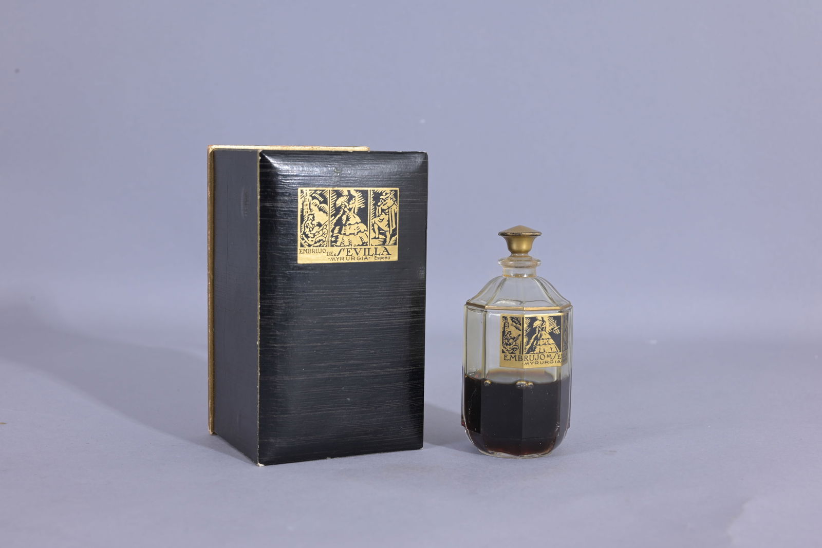 Embrojo de Devilla by Mayrurgia Perfume (1 of 2)