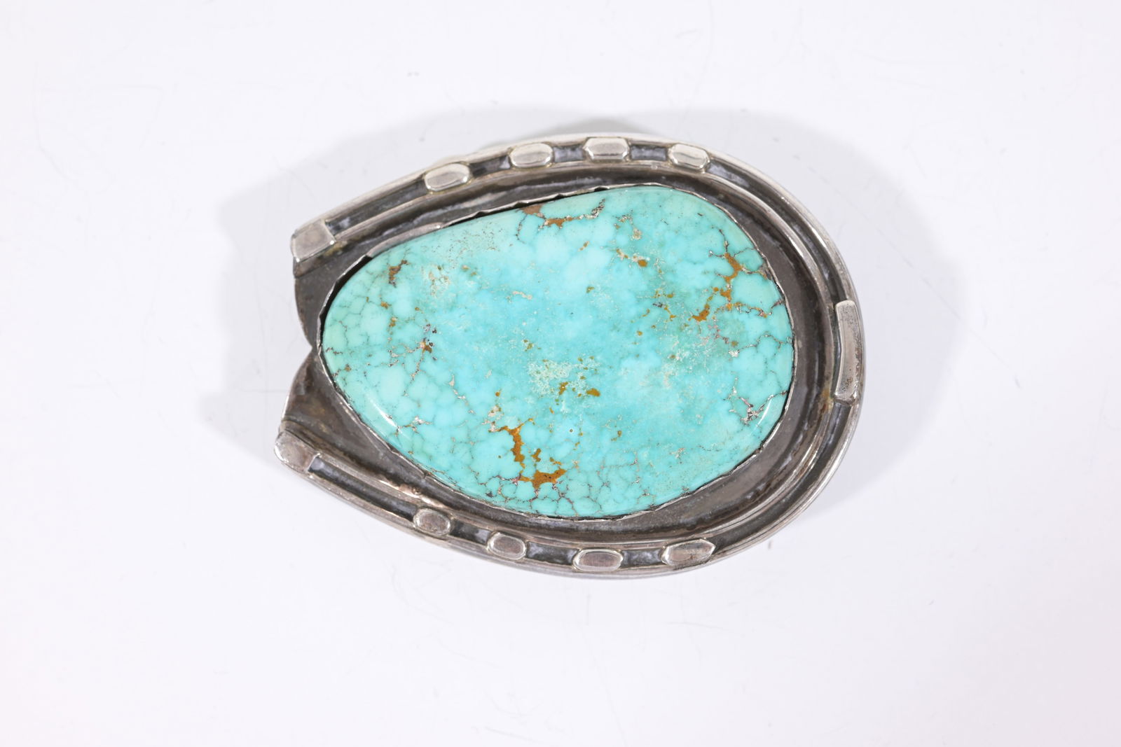 Sam Kee Silver & Turquoise Belt Buckle: Sam Kee Silver & Turquoise Belt Buckle. Marked on verso. Total Weight: 72 g. Size: 2.75 x 2 1/8 in.