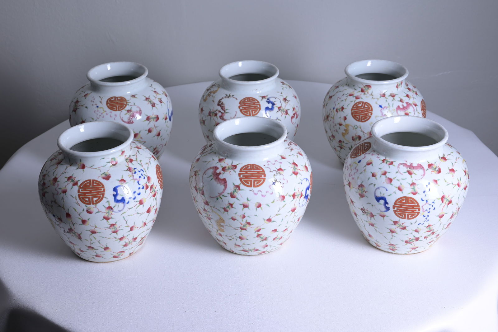 (6) Chinese famille rose jars: (6) Chinese famille rose jars Dimensions: 6.75 x 6.5 in.