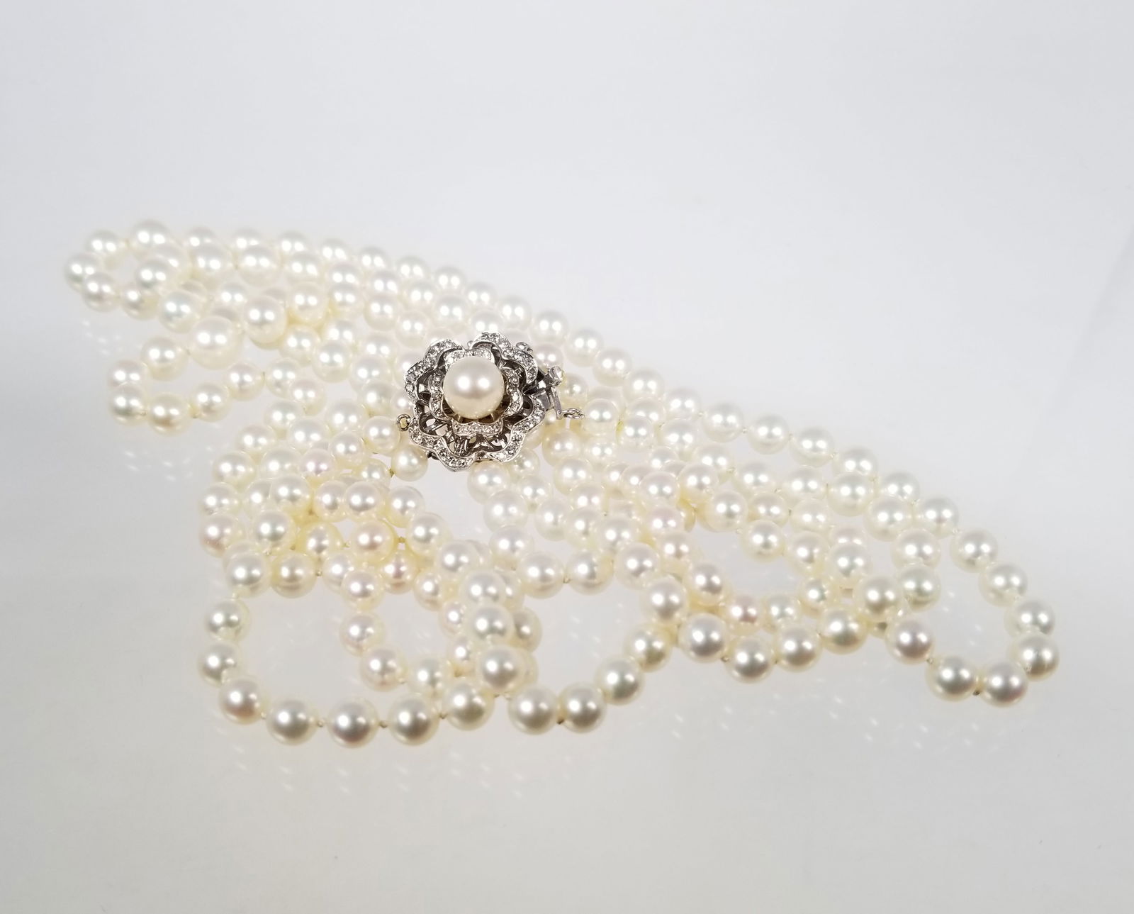 14 WG 6-8 mm Cultured Pearl 3-Strand Necklace (1 of 7)