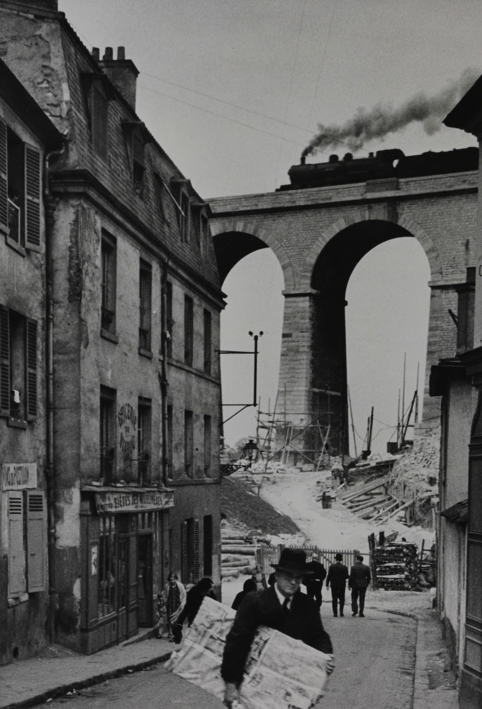 Andre Kertesz - Meudon, France, 1928 (1 of 8)