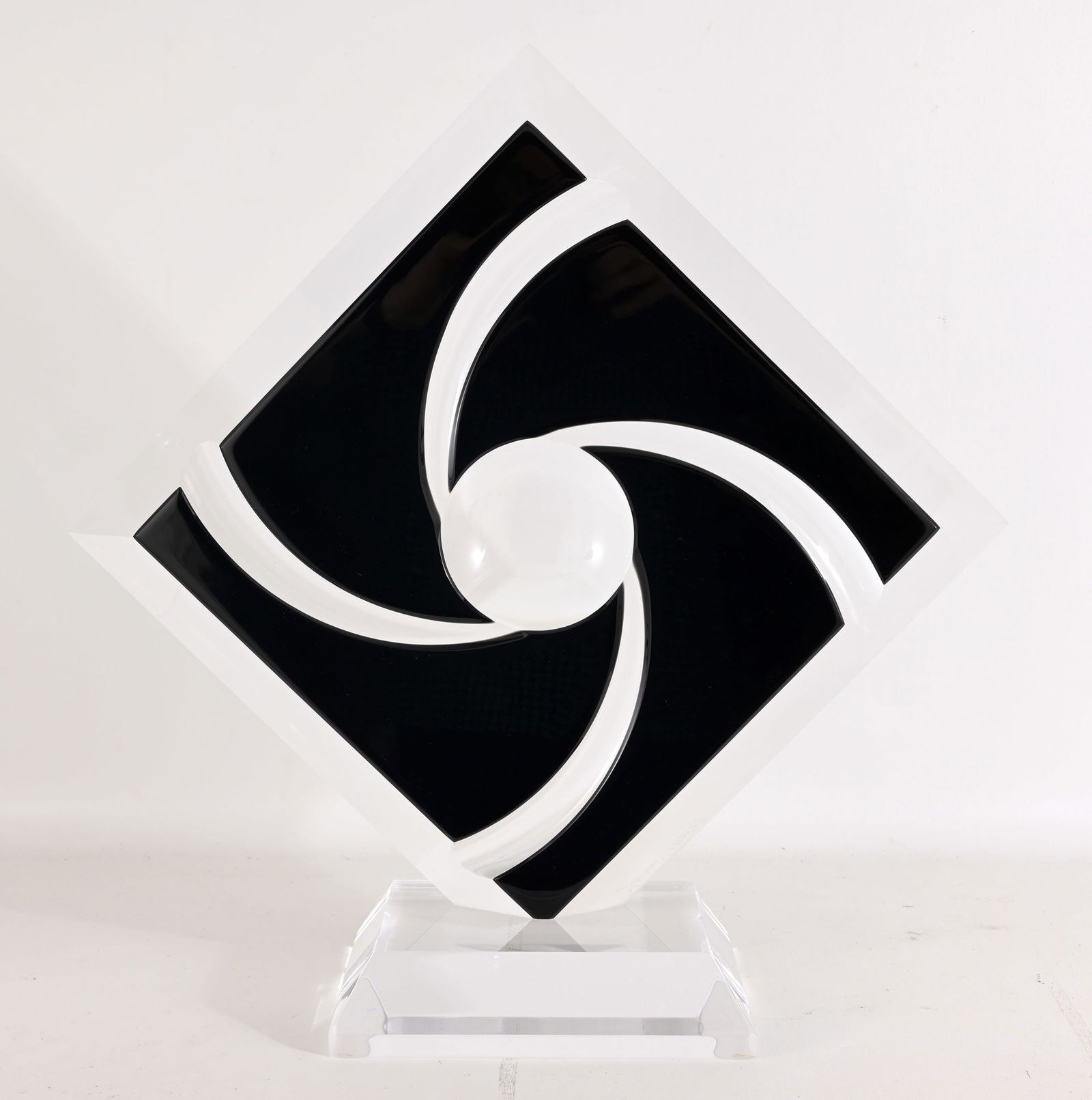 Shlomi Haziza (Israel, B. 1969) Lucite Sculpture: Shlomi Haziza (Israel, B. 1969) Lucite Sculpture. Signed on base. Dimensions: 21.25 x 21 x 8 in.