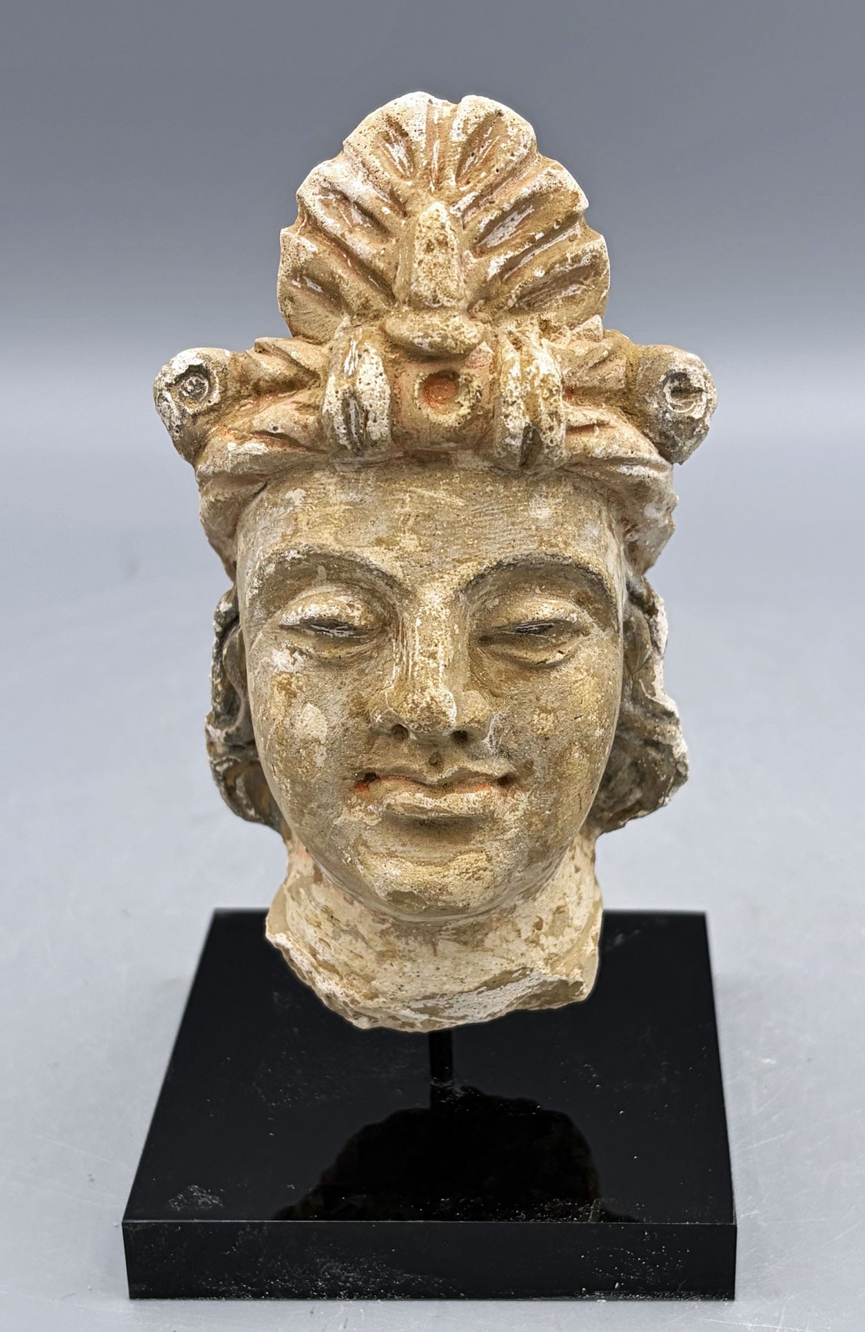 Gandharan terracotta head - Indus Valley (1 of 3)