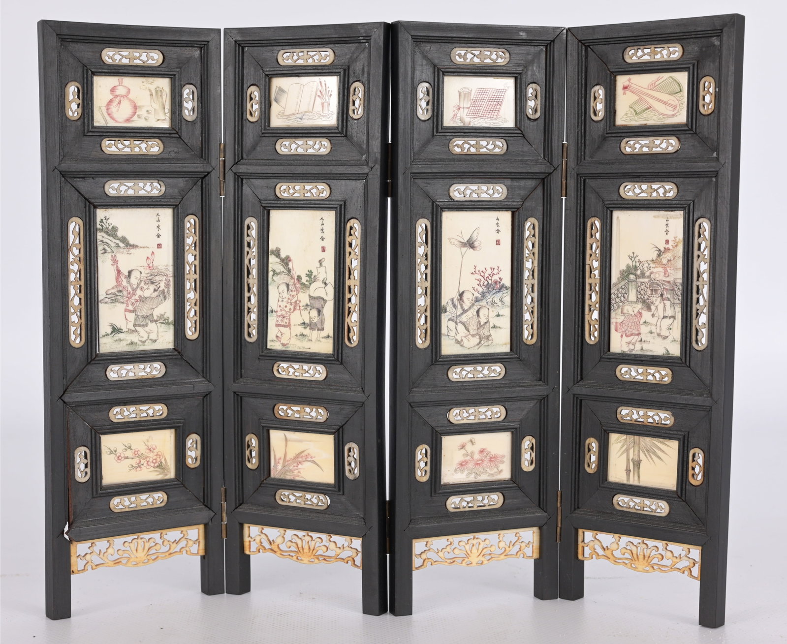 Chinese 4-Panel Bone Inlaid Table Screen: Chinese 4-Panel Bone Inlaid Table Screen Dimensions: 8.75 x 10.5 in.