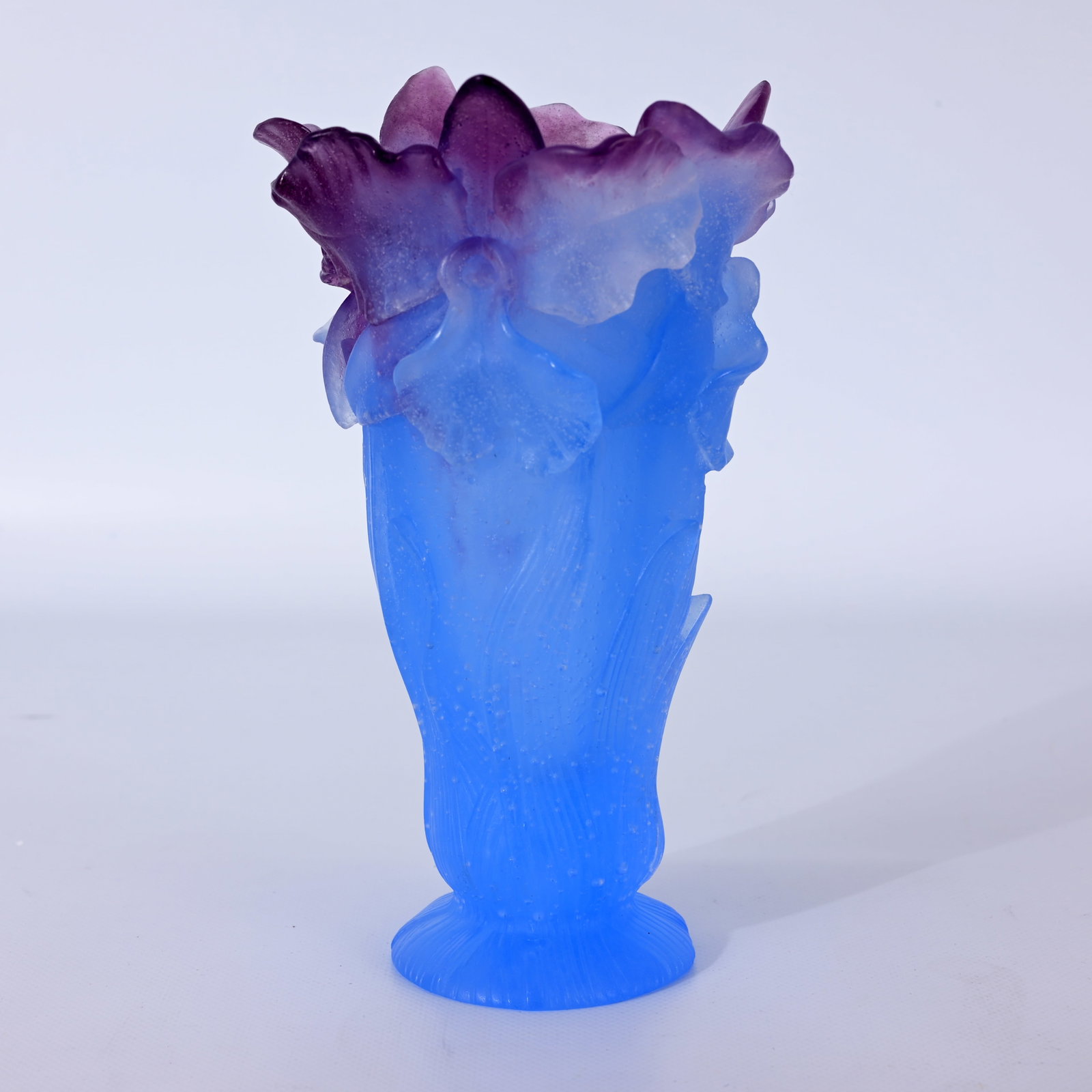 Daum Orchid Amethyst Pate de Verre Vase: Daum Orchid Amethyst Pate de Verre Vase in blue and amethyst-colored crystal. Marked 'Daum France' on base. Dimensions: 8 1/8 x 5 in.