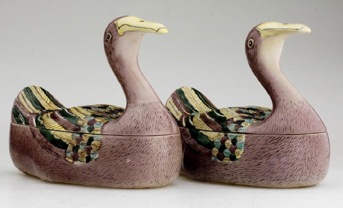 A Pair of Chinese Export Porcelain Swimming ducks. (1 of 8)