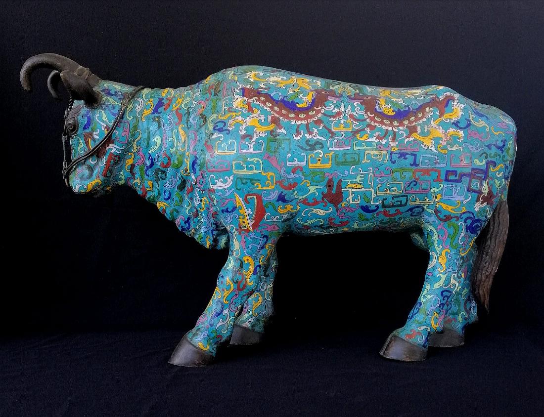 A CHINESE 19/20TH C CLOISONNE OX FIGURE (1 of 8)