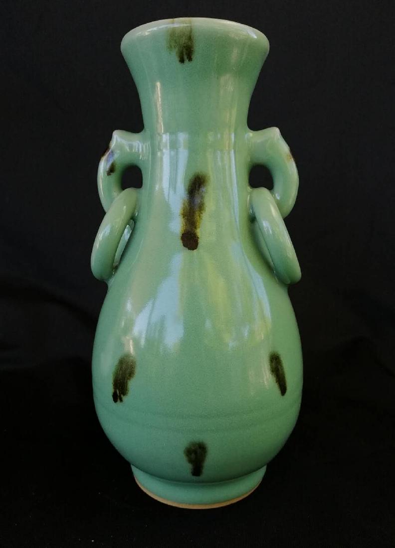 CHINESE SONG DYNASTY LONG QUAN STIPPLING VASE (1 of 6)