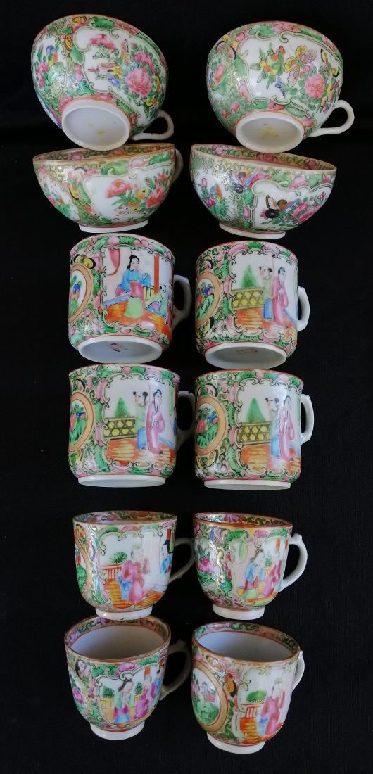 12 PIECES OF CHINESE ROSE MEDALLION CUPS (1 of 3)