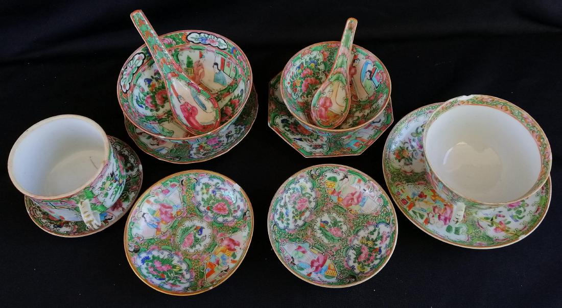 12 PIECES OF CHINESE ROSE MEDALLION PORCELAINS (1 of 3)