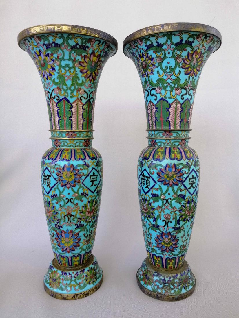 PAIR SUPERB CHINESE QING DYNASTY CLOISONNE VASES (1 of 10)