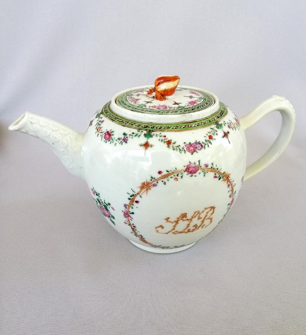 NICE CHINESE 18th EXPORT FAMILLE ROSE TEAPOT (1 of 13)