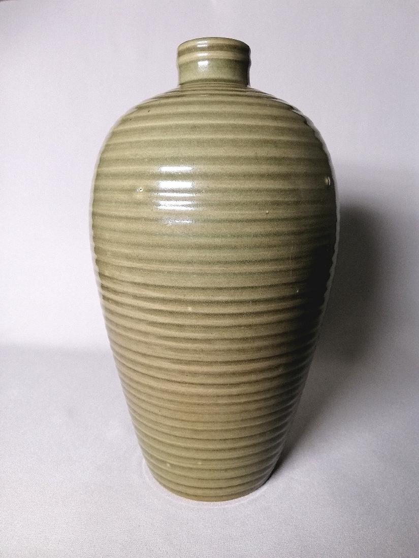 A superb Chinese Long Quan kiln Mei Ping (1 of 8)