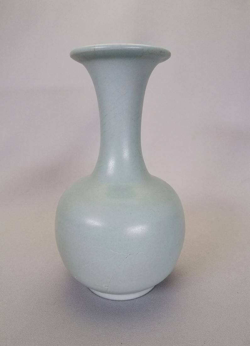 A nice Chinese Song dynasty Ru kiln ceramic vase (1 of 10)
