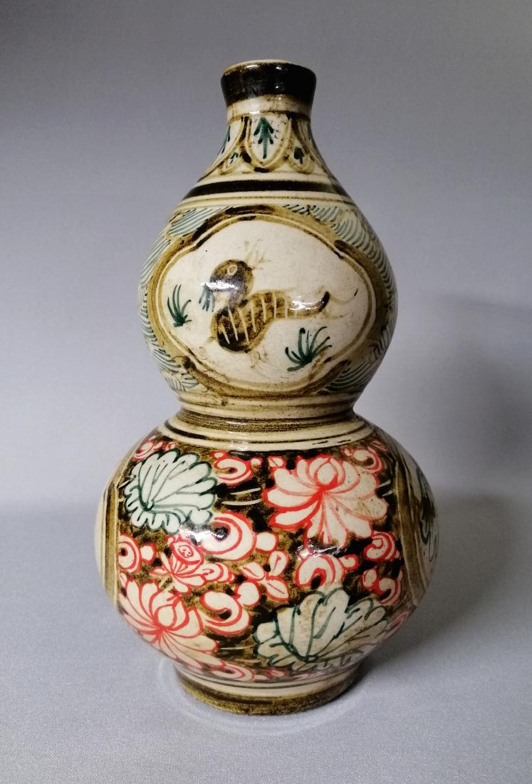 A superb Chinese Ji Zhou kiln bottle gourd vase (1 of 18)