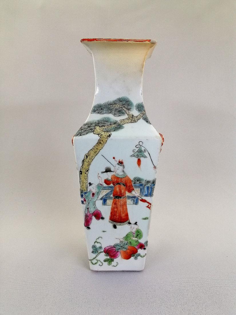 A nice Chinese Qing dynasty rectangle shape porcee (1 of 6)