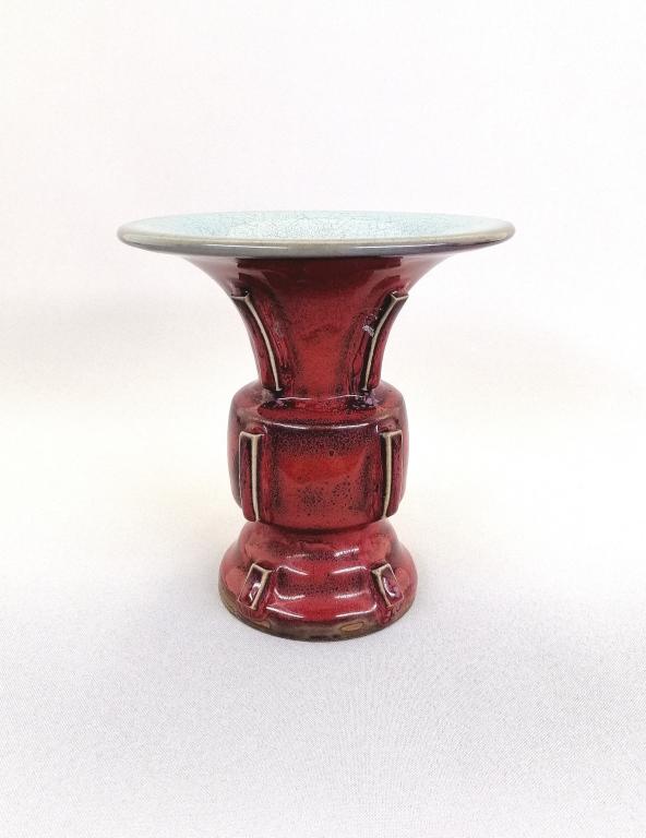 An elegant Chinese Song dynasty Jun kiln Zun (1 of 5)