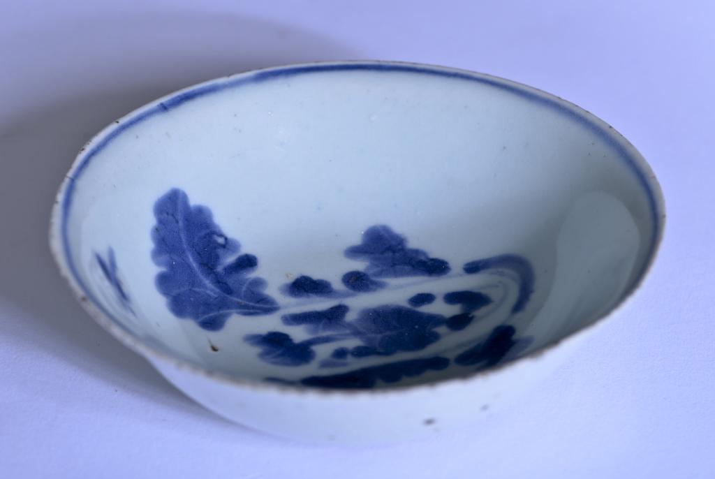 A NICE CHINESE MING DYNASTY LONG NECK BOWL (1 of 8)