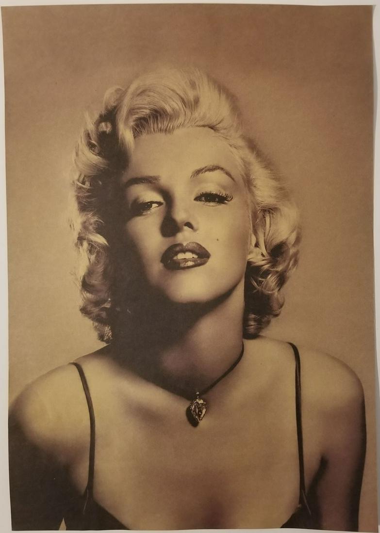 Marilyn Monroe Poster Print Size (1 of 3)
